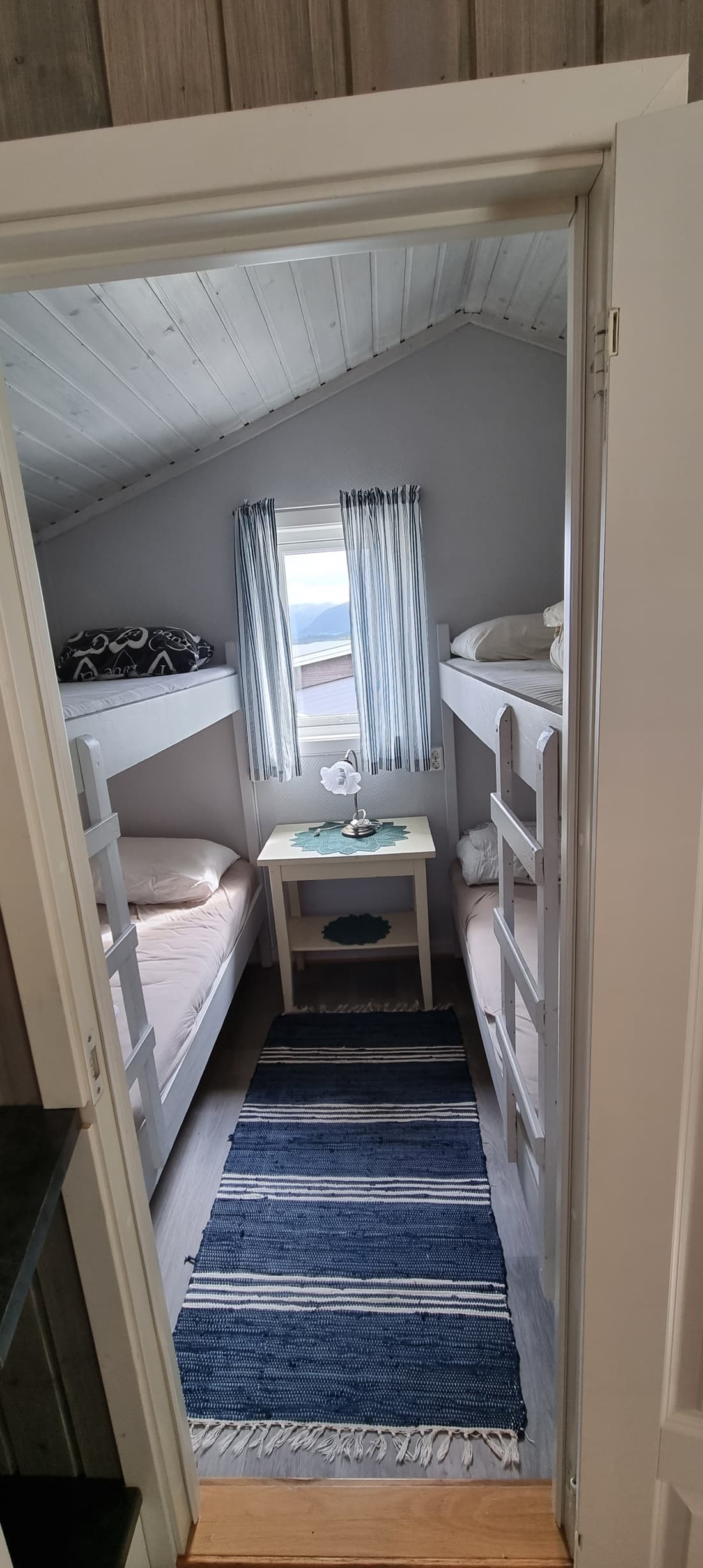 Schlafzimmer in Hütte 2 mit Etagenbett und Bett